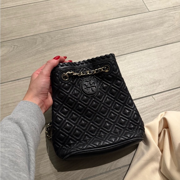 Tory Burch | Leather Bucket Bag - Picture 3 of 10